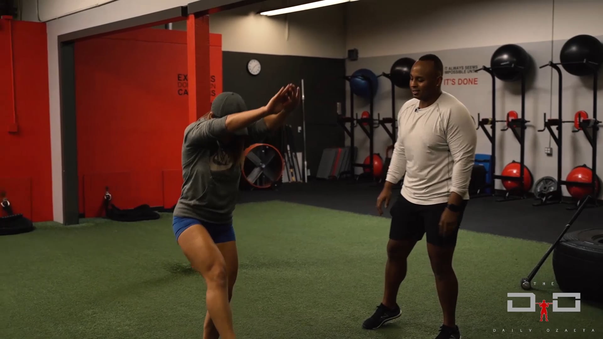 Individual Workout 5 - 1 Legged Hollow Body Hops