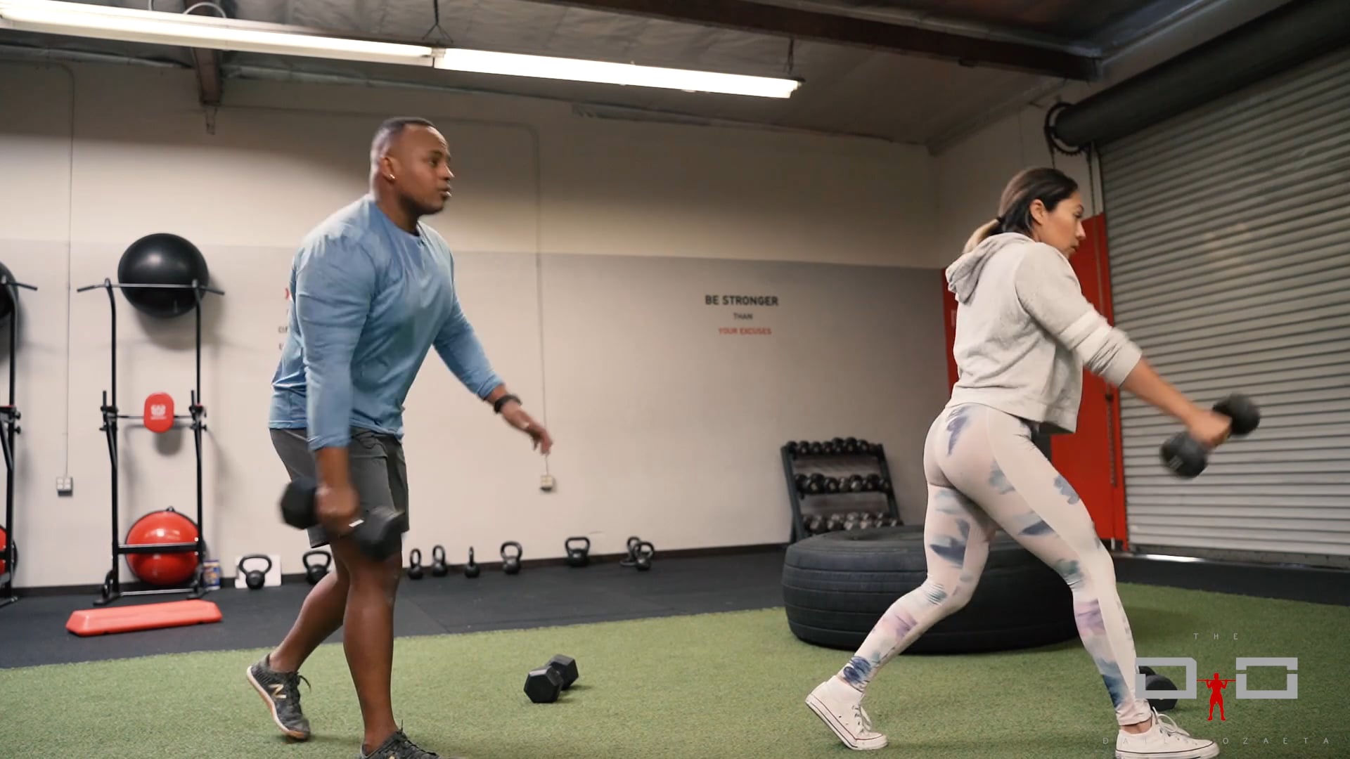 Individual Workout 55 - Single-arm staggered skier swings