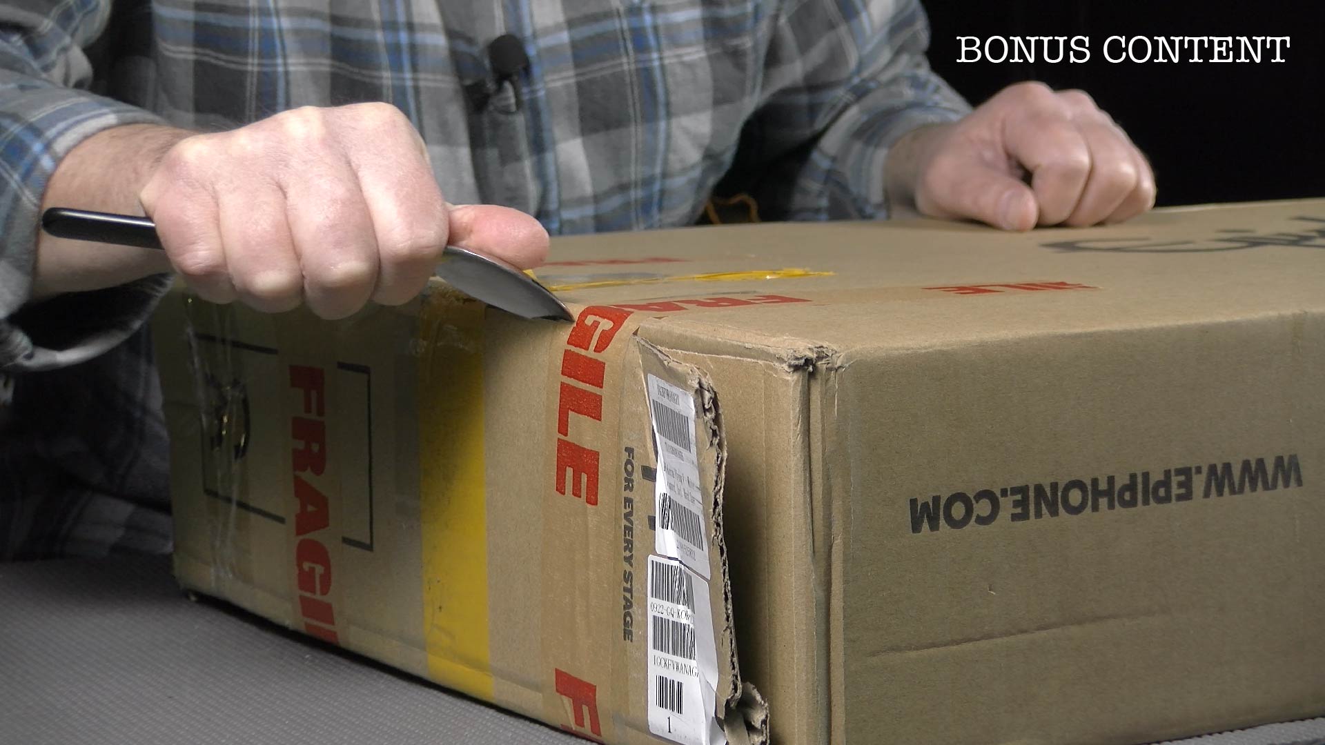 Midweek Fix (17/04/23) - Unboxing Guitar With A Spoon