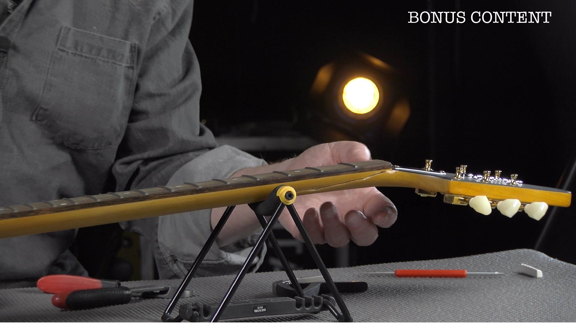 Weekend Fix (6/5/23) - Fixing A Broken Headstock