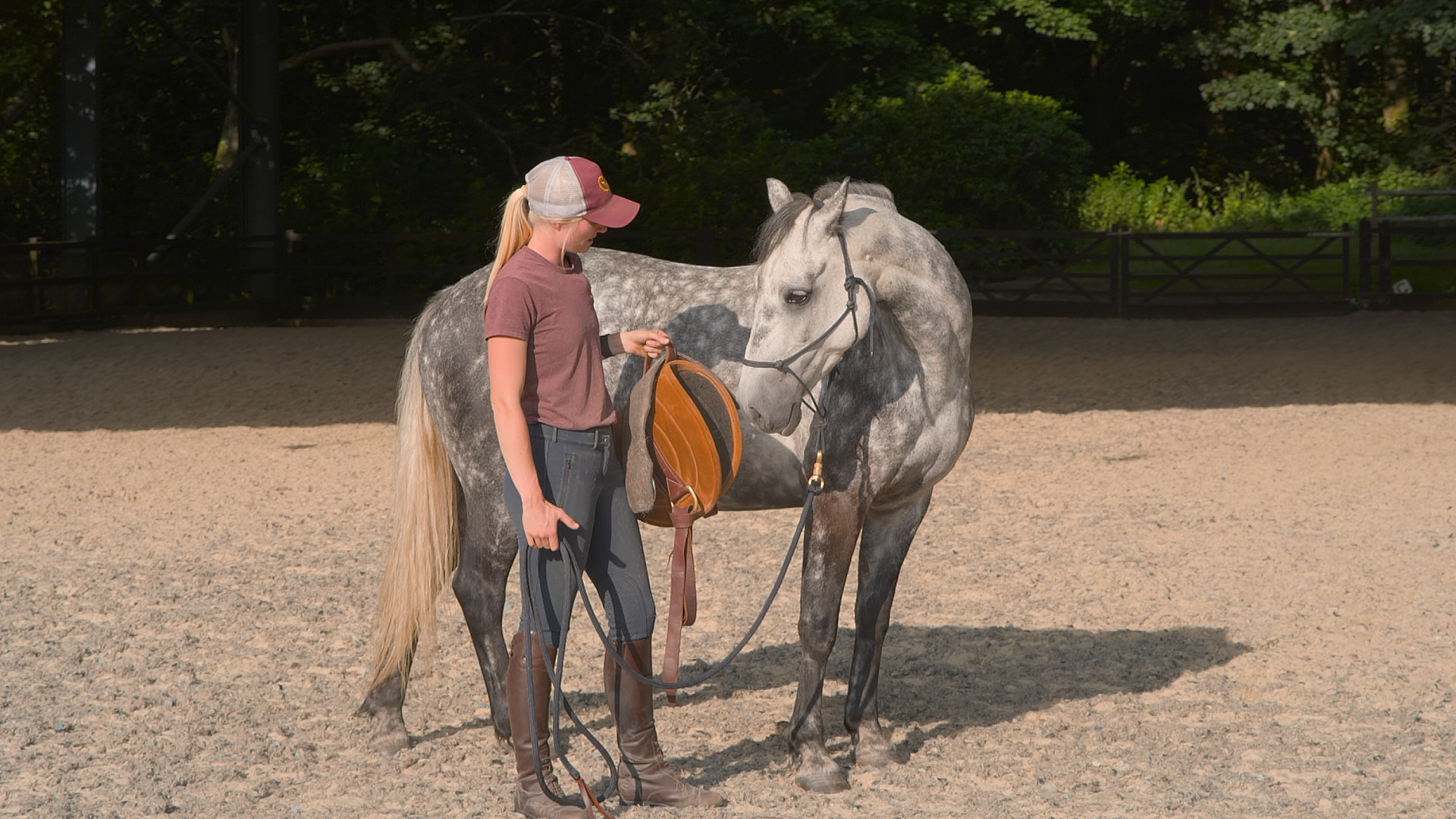 INTRODUCING THE BAREBACK PAD TO A REACTIVE HORSE