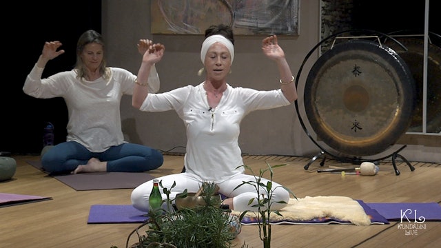 Strength and Grace for the New Decade (preview) Wave Street Live yoga video