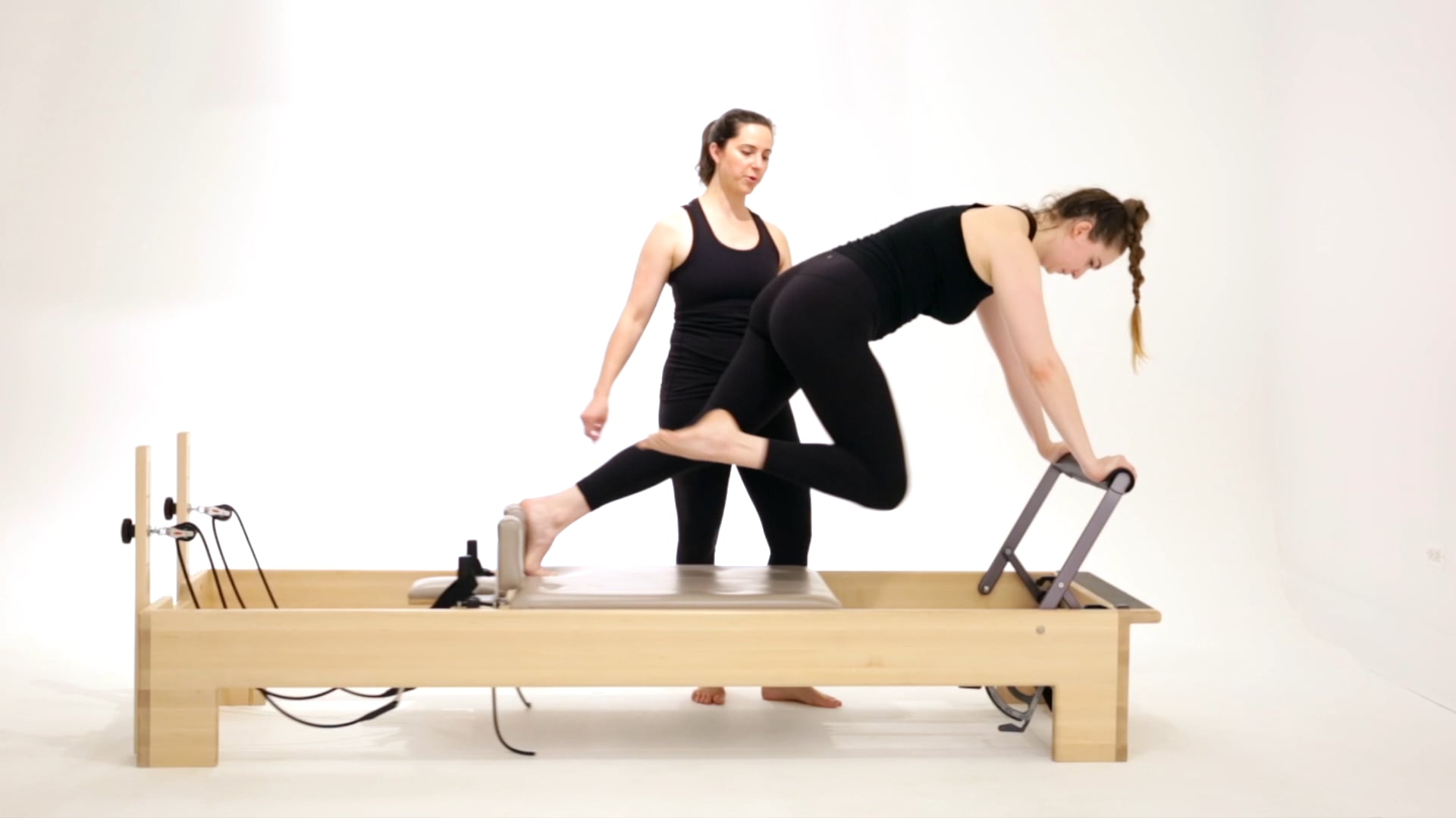 Knee Stretch (One Leg)