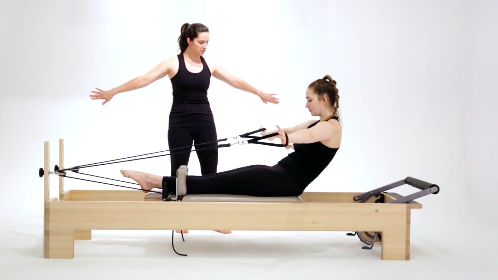 Back Rowing From the Sternum (Round)