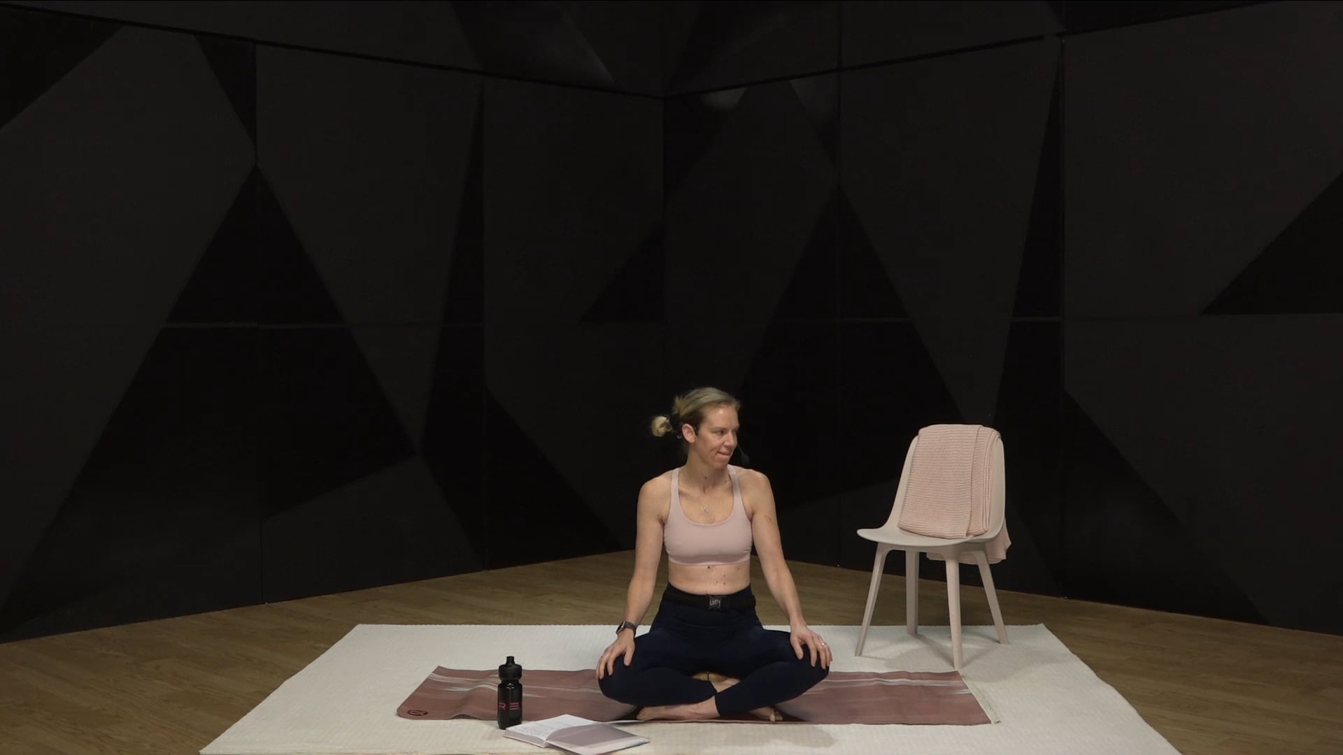 17- PRENATAL MEDITATION WITH LUCY (10 MIN)