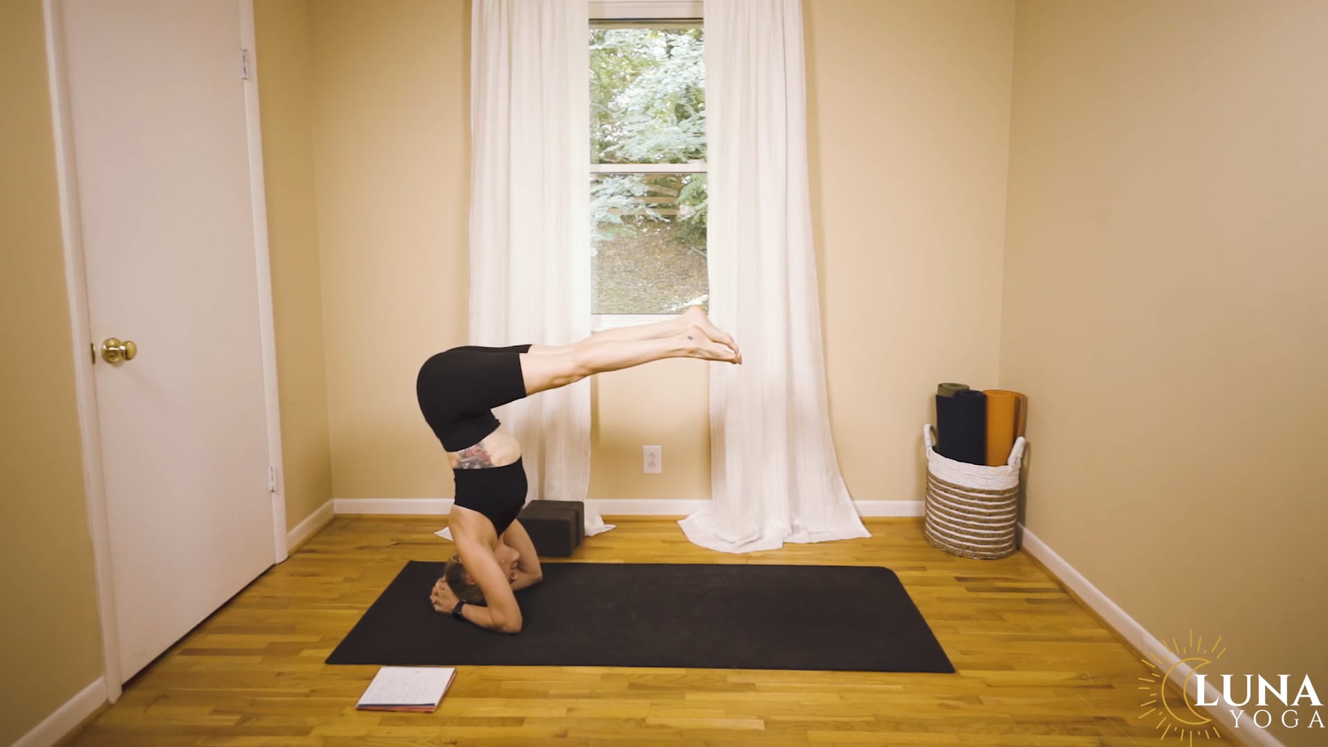 Journey To Headstand - 30min