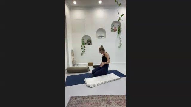 Easy Hatha; Hips (45 min) 