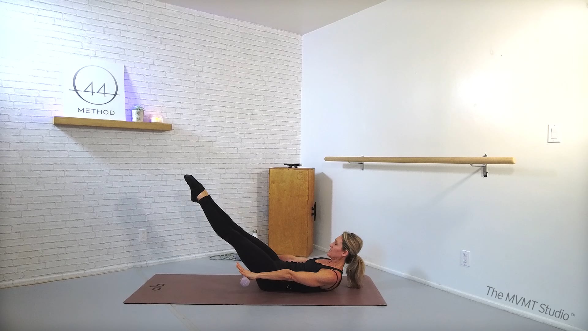 O44 Barre December #3 ~ Box, Mat, Hand Weights + Tube