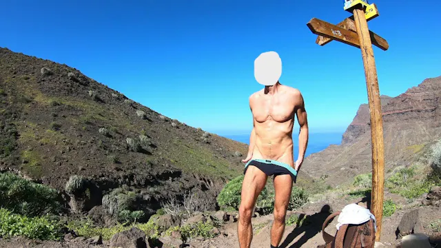 Naked Walk towards Playa de Guigui on Gran Canaria