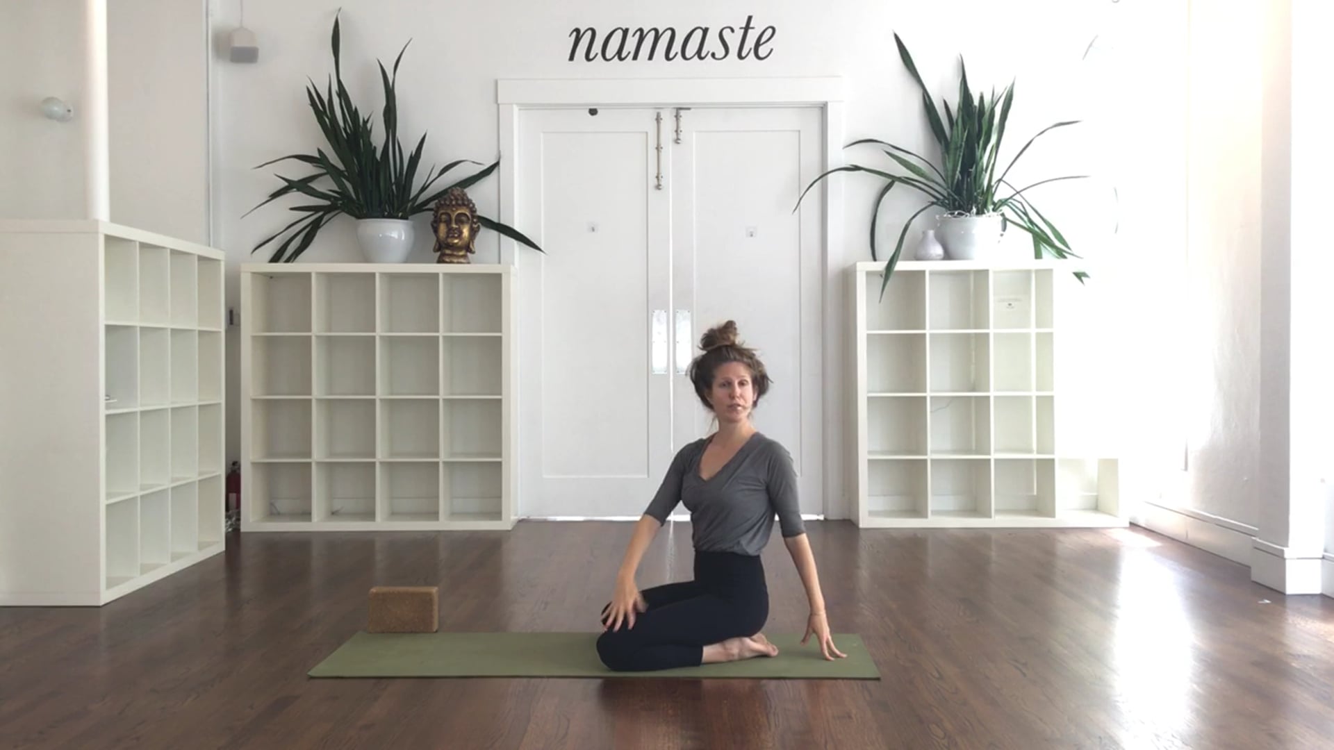 45 Min: Prenatal Vinyasa Yoga With Becca Schneider