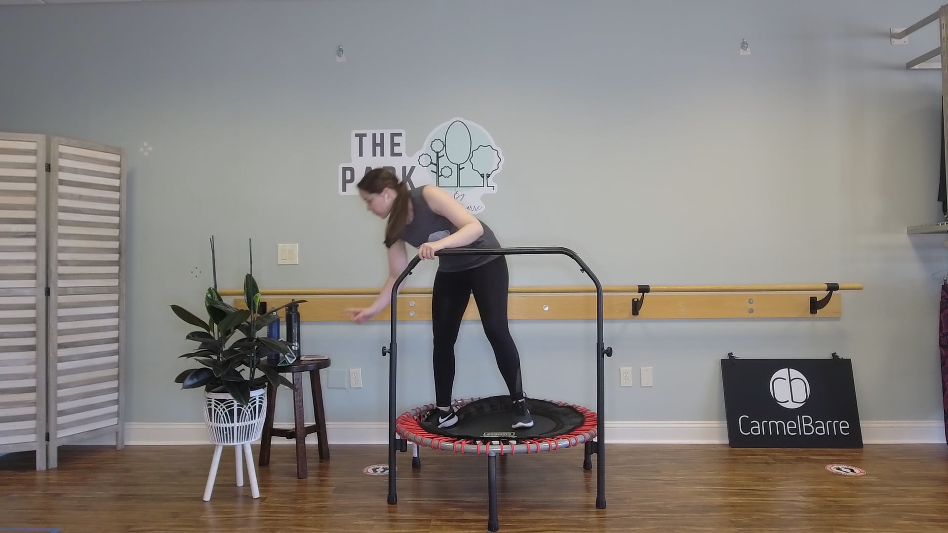 Ashley | 10 Min Bounce Cardio