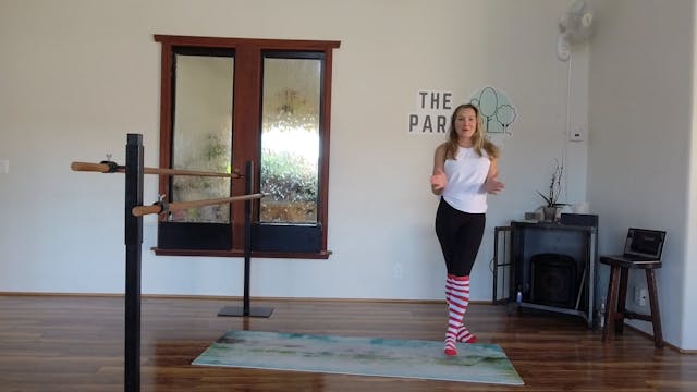 Arianne | 20 Min Barre - Holiday Vibes 🎄