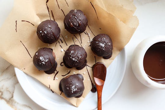 Chocolate Date Balls