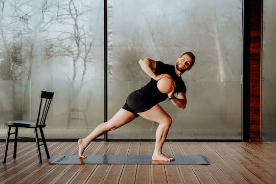 NEW! 20-Minute Full Body Barre w/ Gareth