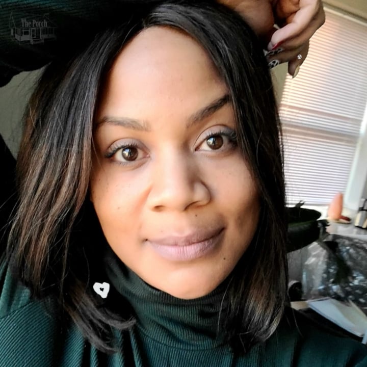 Aleja: Previous Porch Specialist