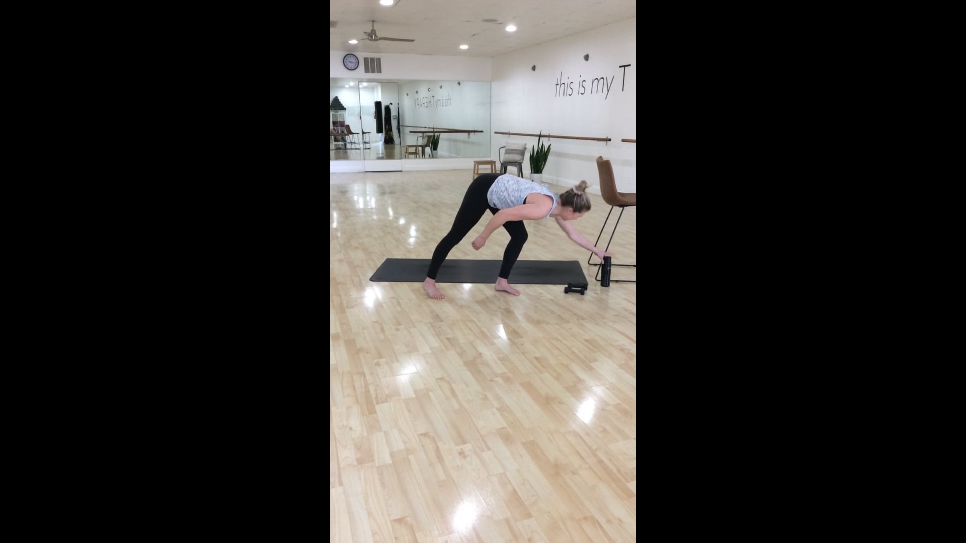 4/17/20 - LIVE Barre w/Kellie - 30 min