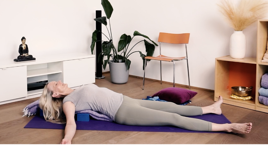 TheraYoga Restorative - Essential Practice  (151)