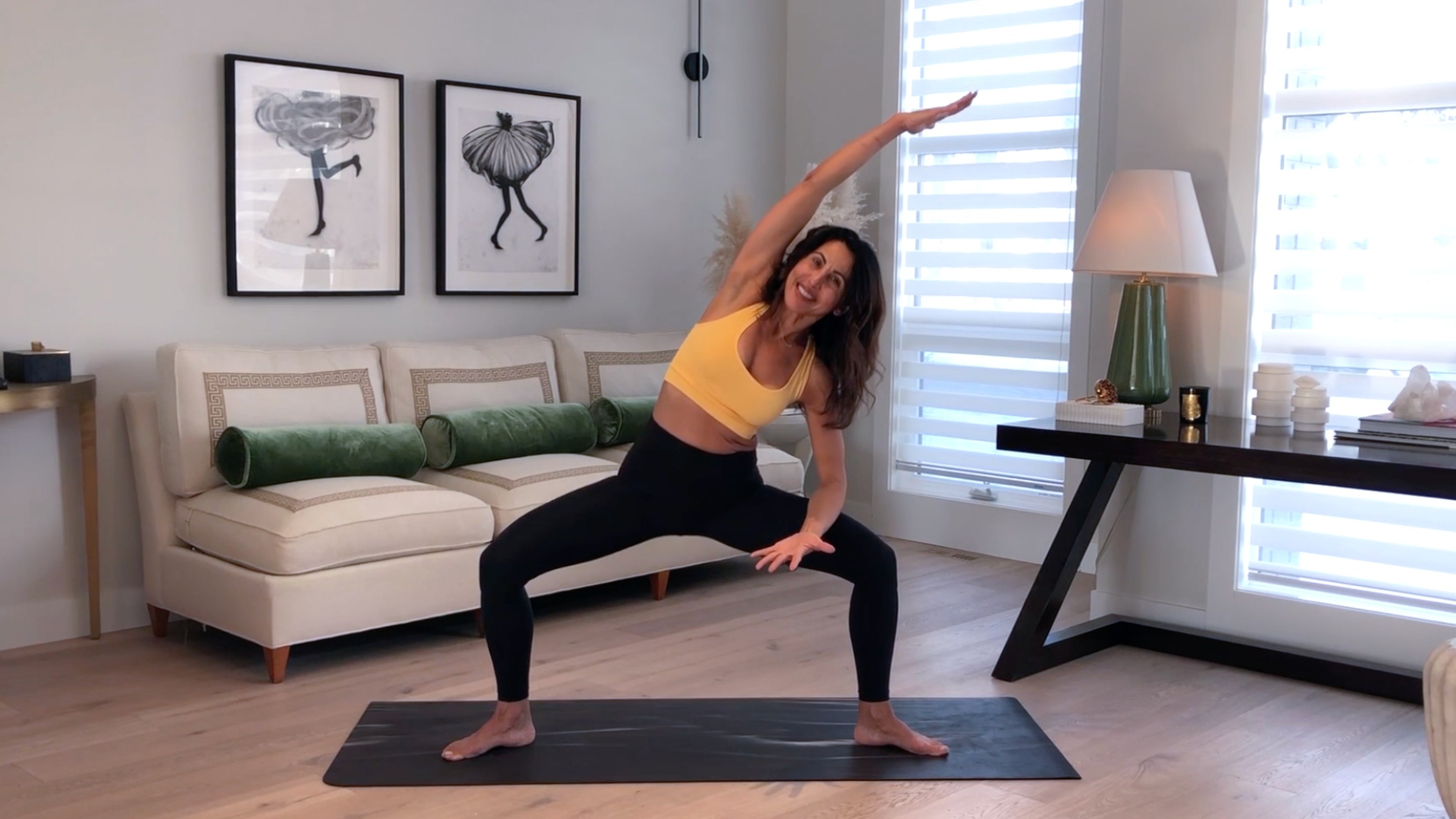 17 Min Holiday Warm Yoga Flow w/ Elmira