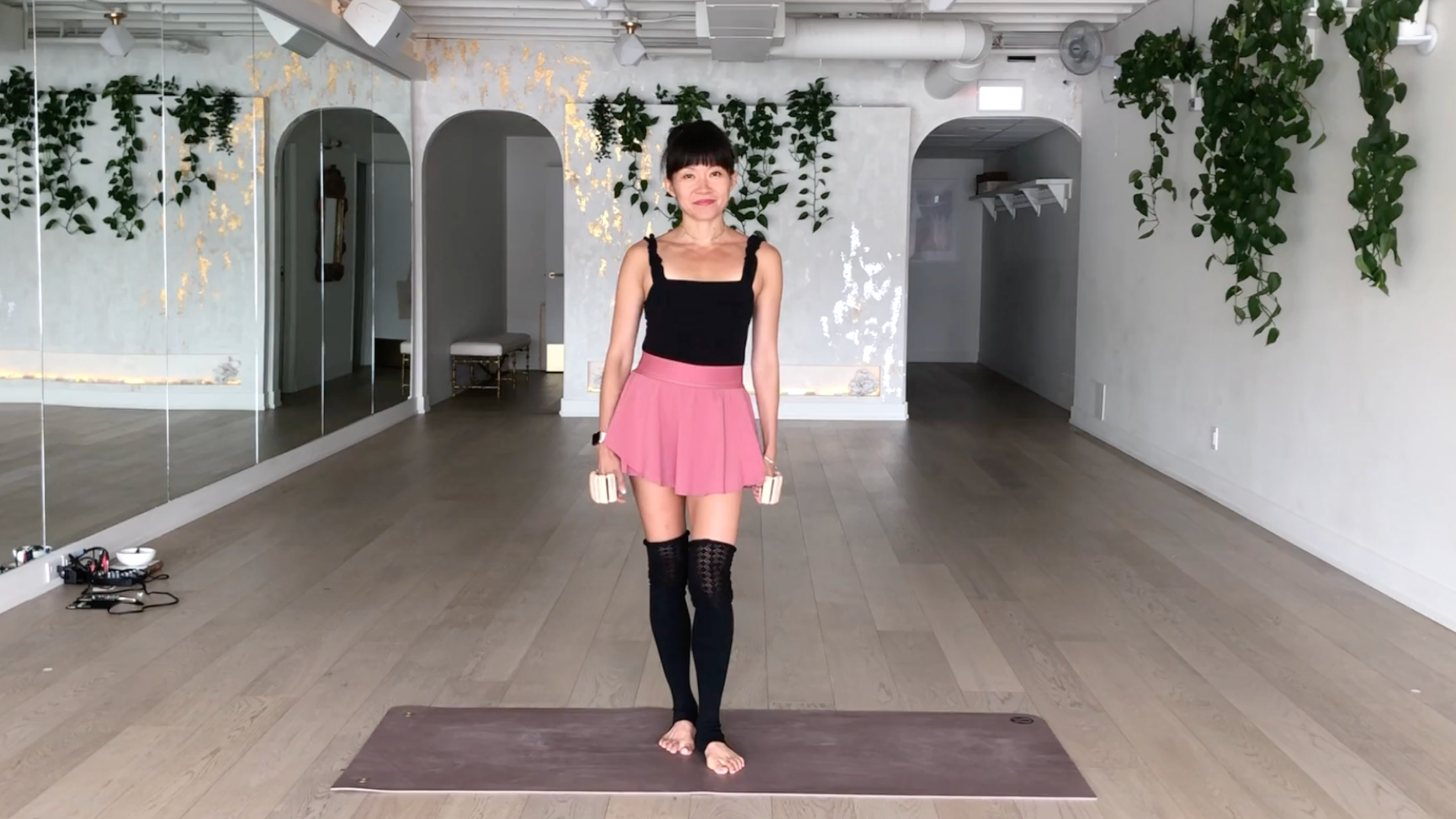 10 Min Sculpted Dancer Legs w/ Jen