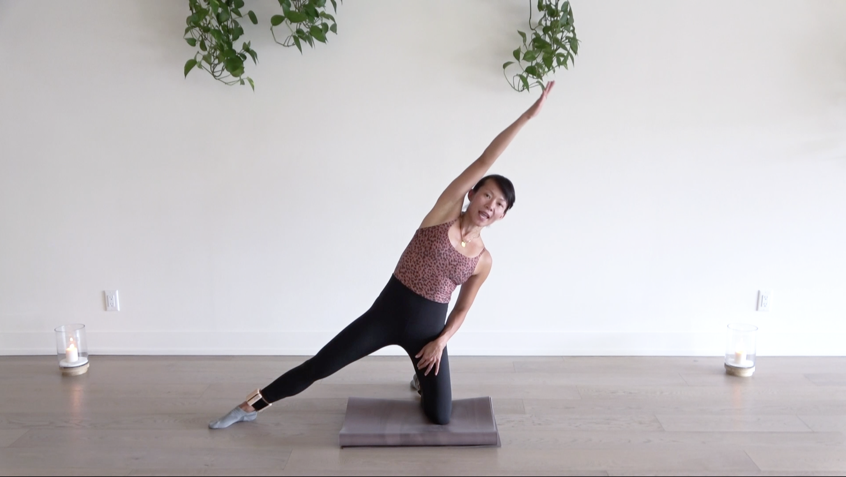 Glutes & Obliques Sculpt 32 w/ Jen