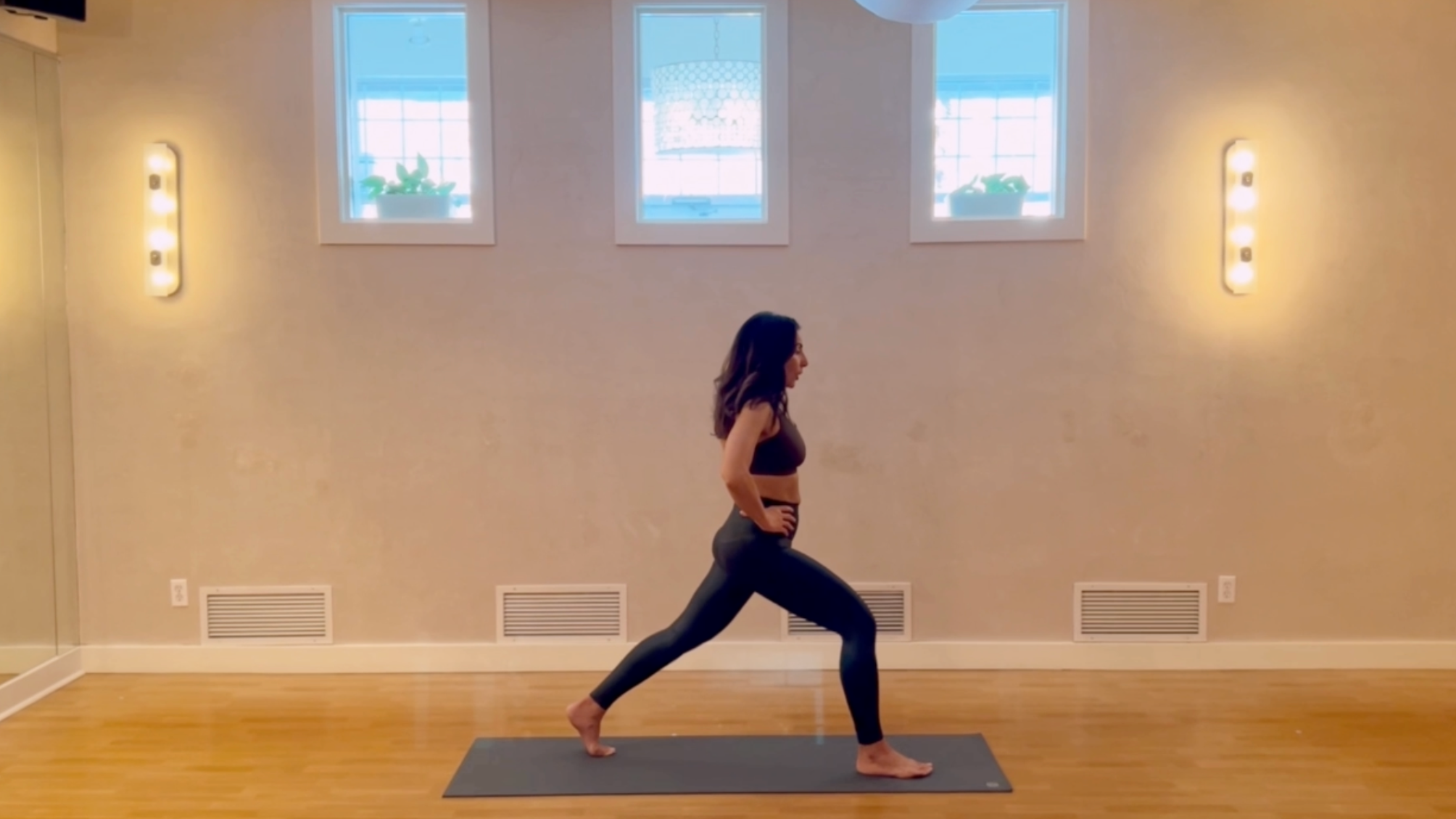15 min Sweaty Vinyasa Flow w/ Elmira