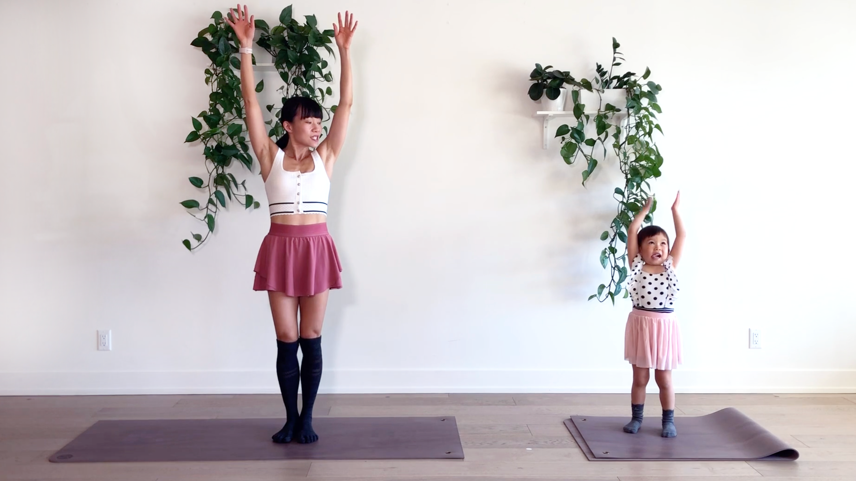 12 Min Sculpt with your Mini w/ Jen & Cleo
