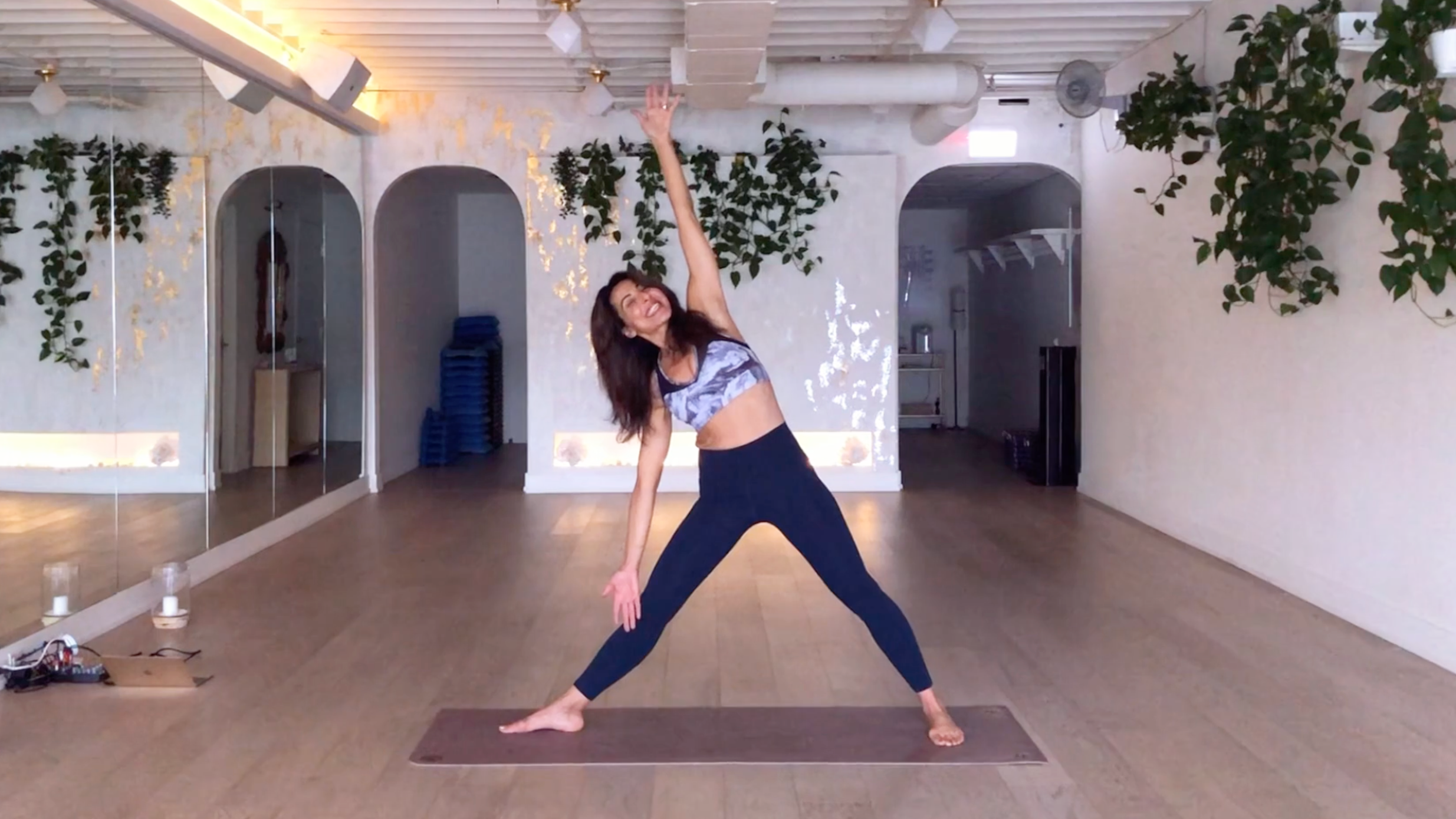 33 Min BV Vinyasa Flow w/ Elmira