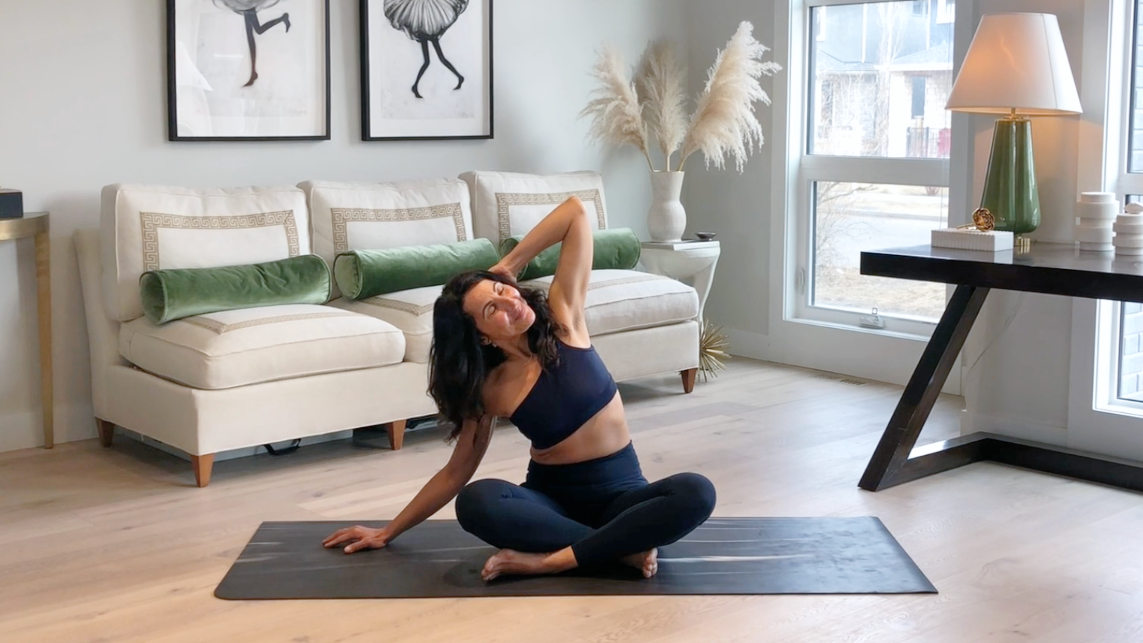 25 Min Feel Good Flow w/ Elmira