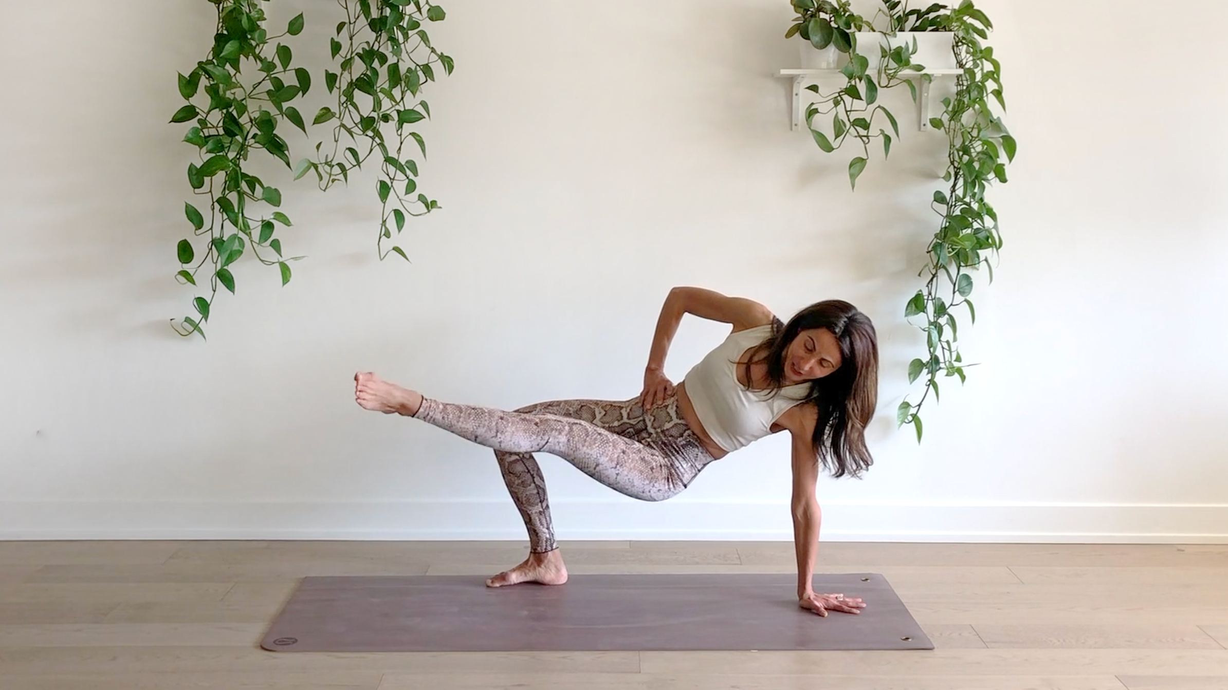 7 Min Toned & Tightened Inner Thighs w/ Elmira