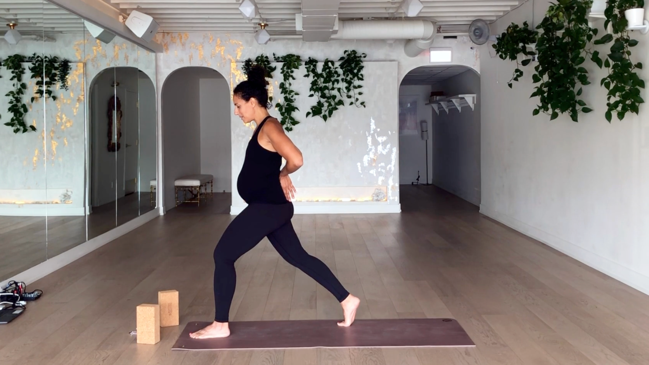 22 Min Feel Good Prenatal Flow Yoga w/ Shaima