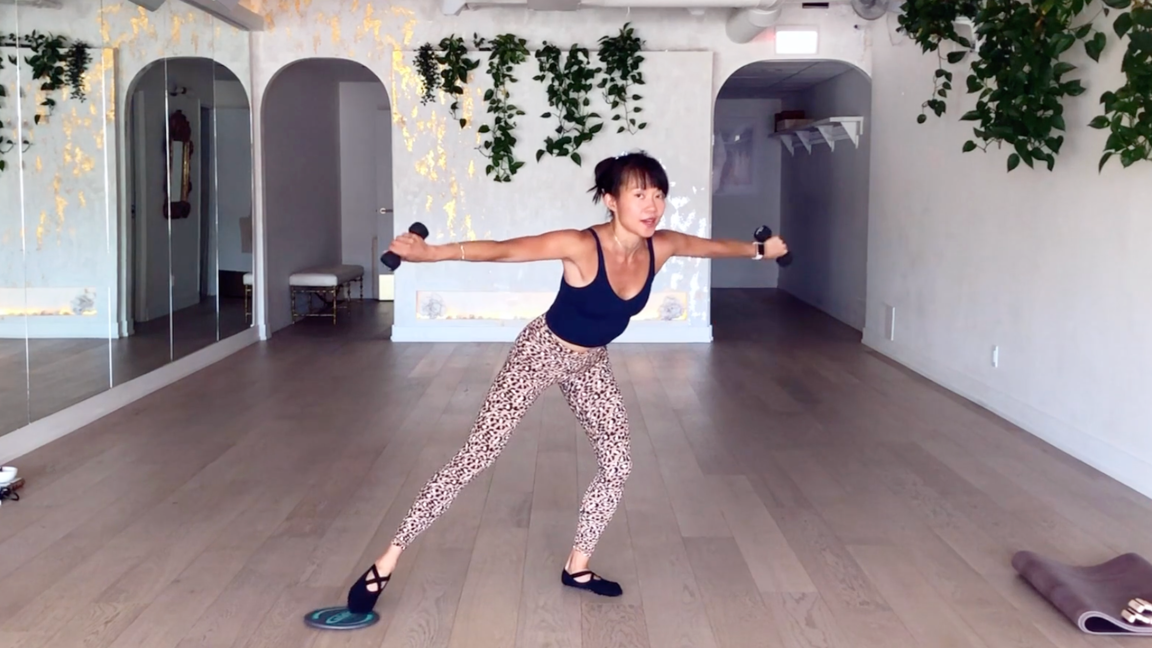 40 Min Strong & Empowered Sculpt w/ Jen