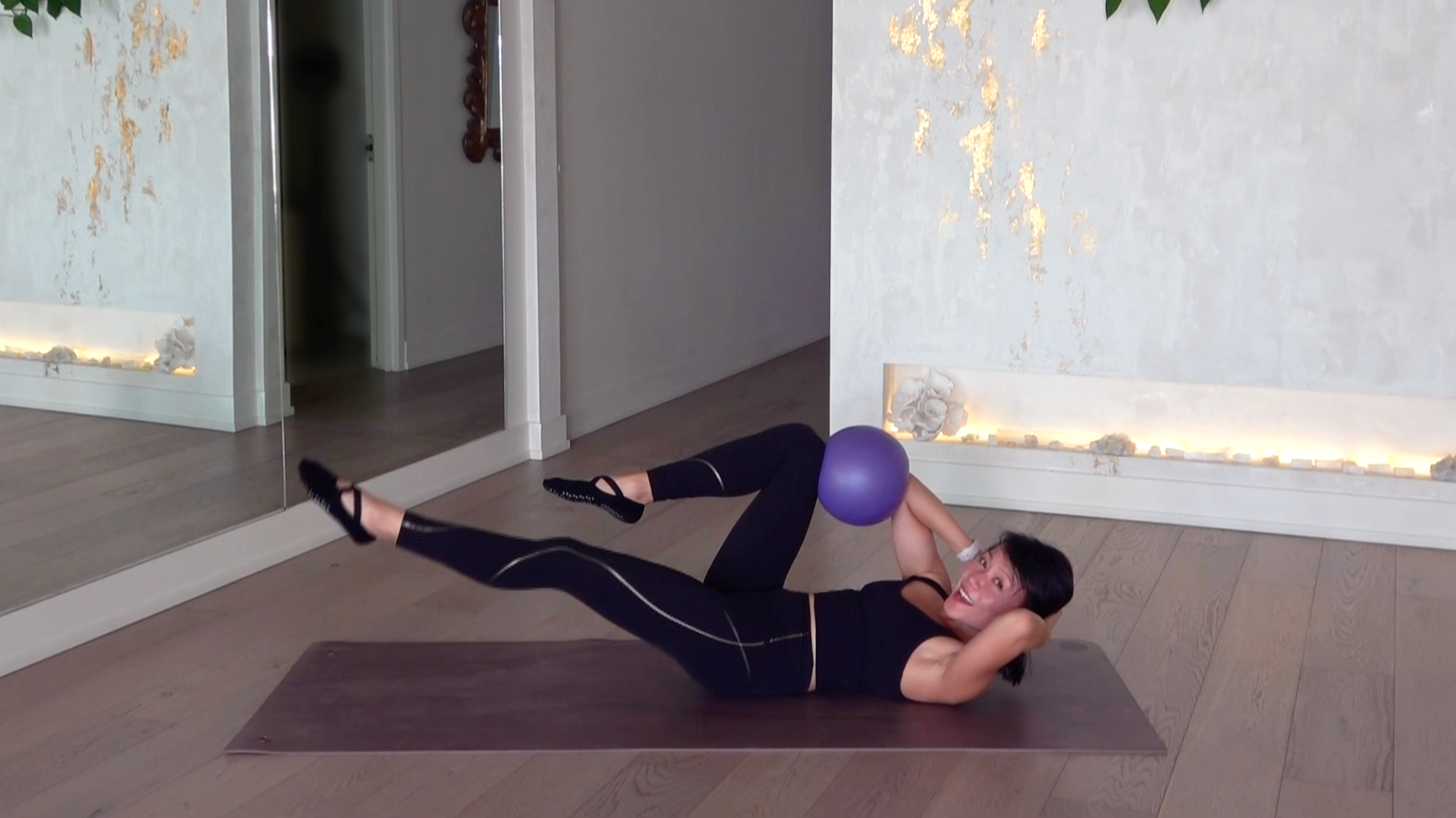 17 Min Slow Burn Core & Glutes Sculpt w/ Jen