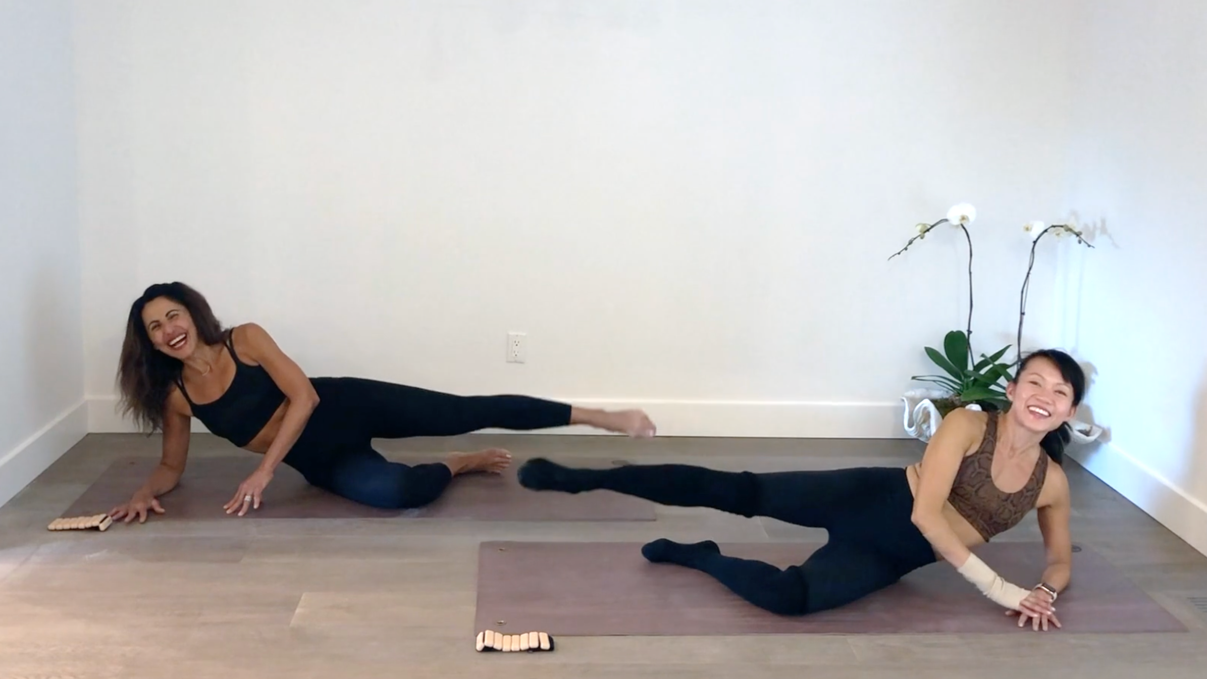 17 Min Elongate Your Legs Sculpt w/ Jen & Elmira