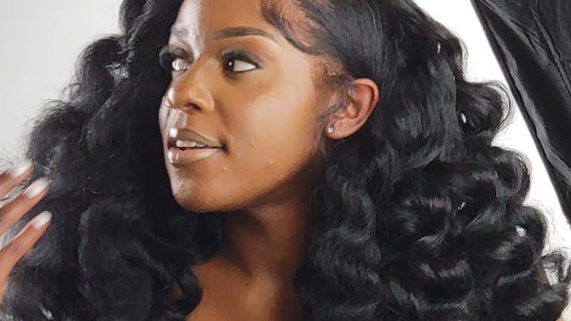 Celebrity Boss Stylist  Kiara Liggons...