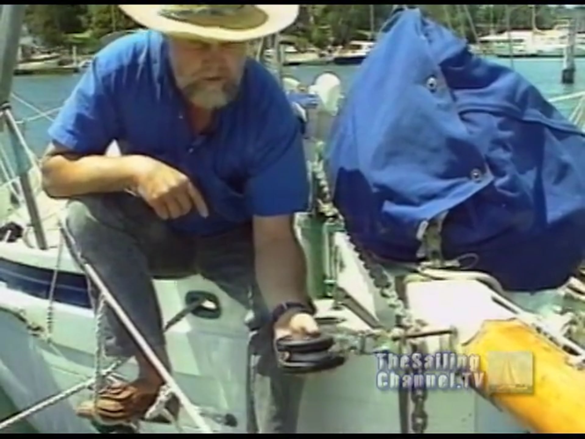 TRAILER - Pardey: Get Ready to Cruise - Bow Roller