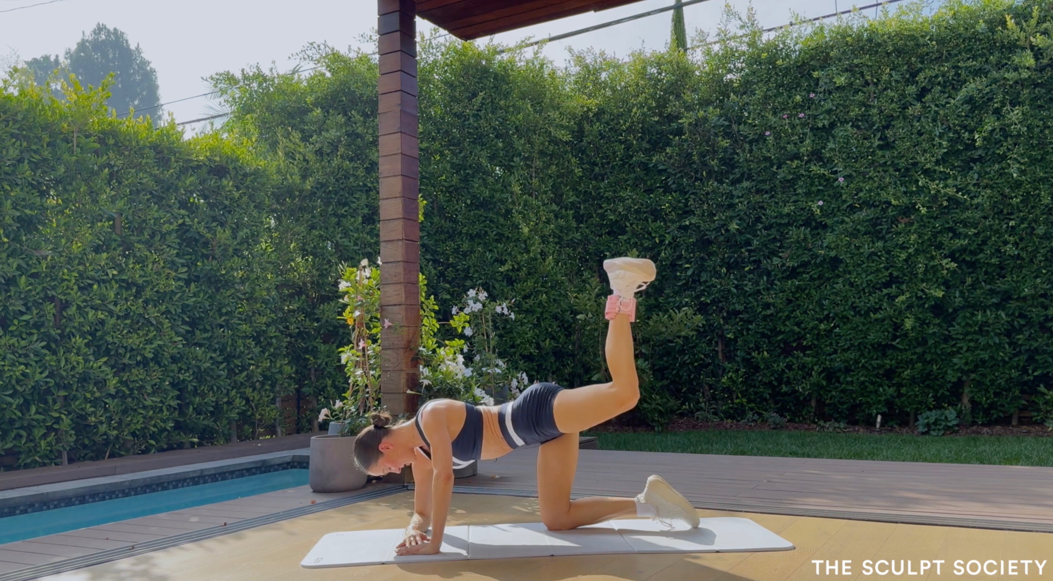 25MIN SLOW & CONTROLLED FULL BODY 25