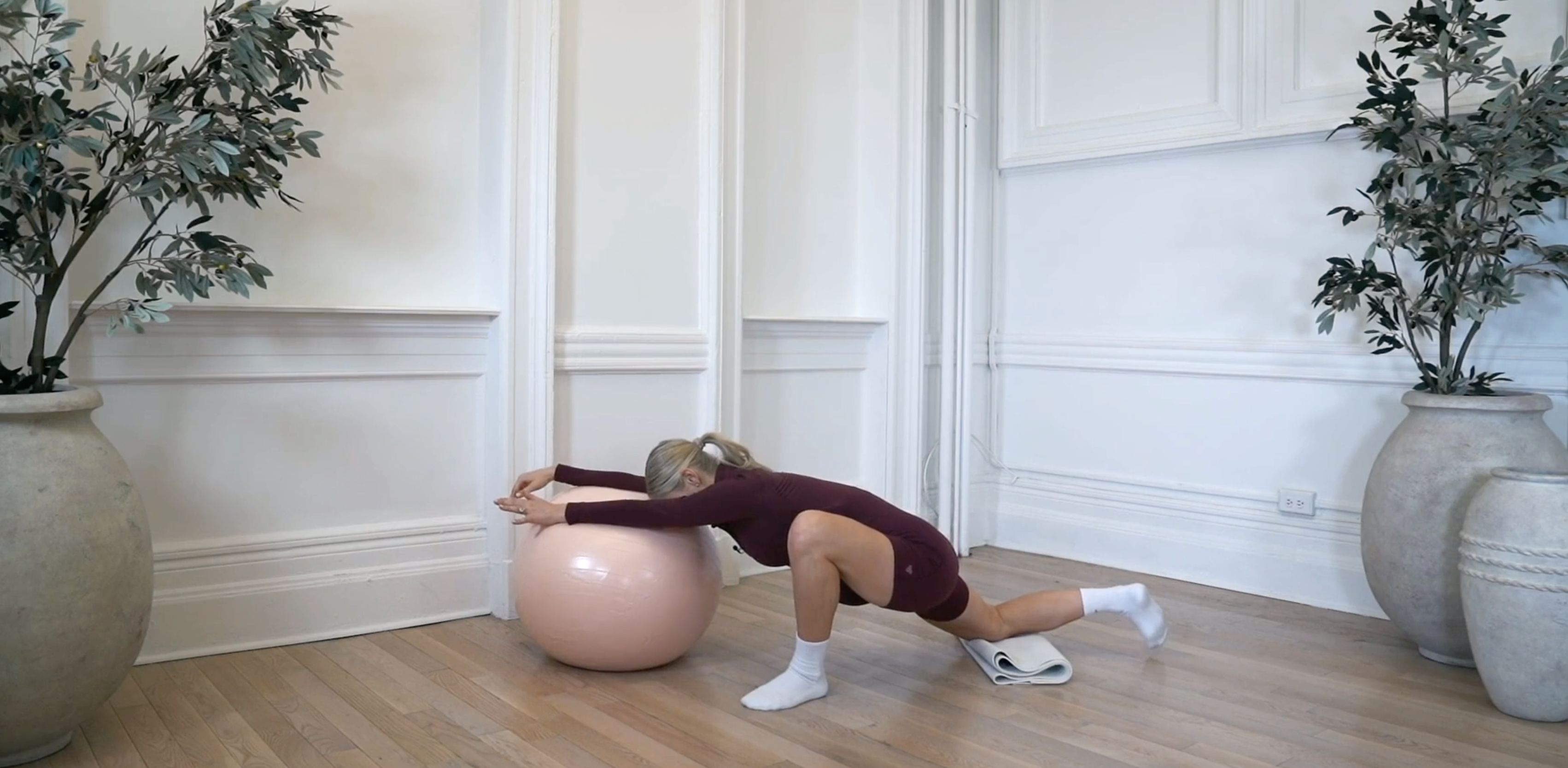 14MIN PRENATAL HIP OPENER STRETCH WITH BIRTHING BALL