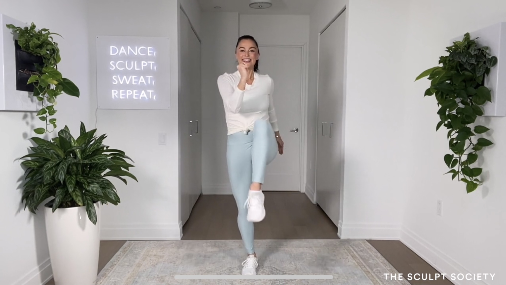 10MIN LEGS + DANCING ARMS 13