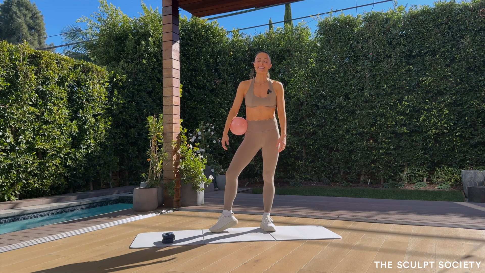 30MIN SCULPT 56 WITH BALL