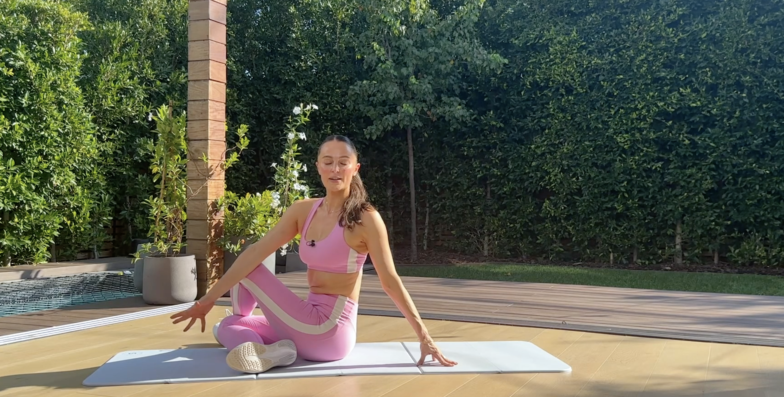 9MIN PP STRETCH: GLUTES + HAMSTRING 