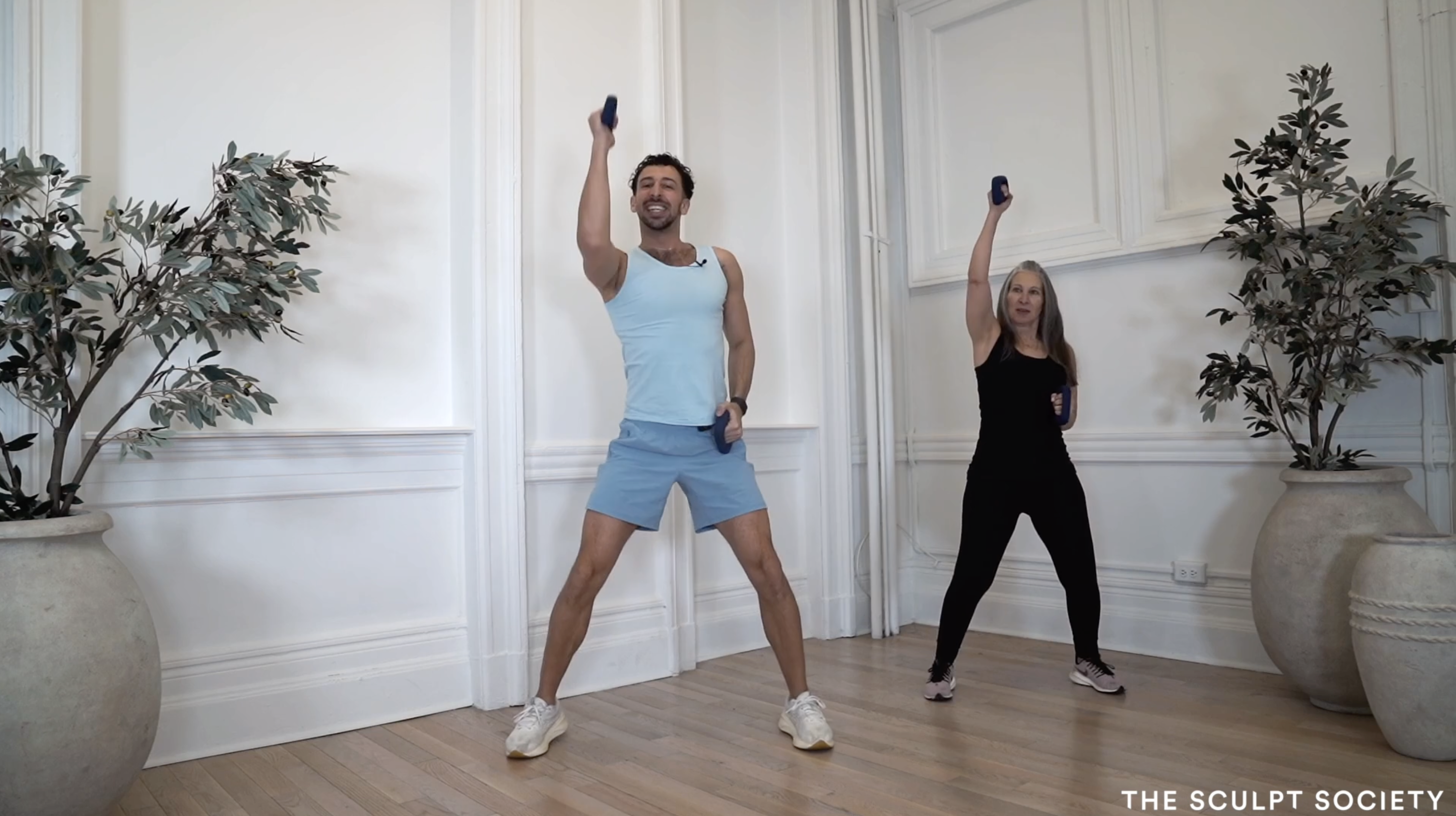 16MIN SLOW & CONTROLLED SCULPT 27 WITH LAURA LIOTINE