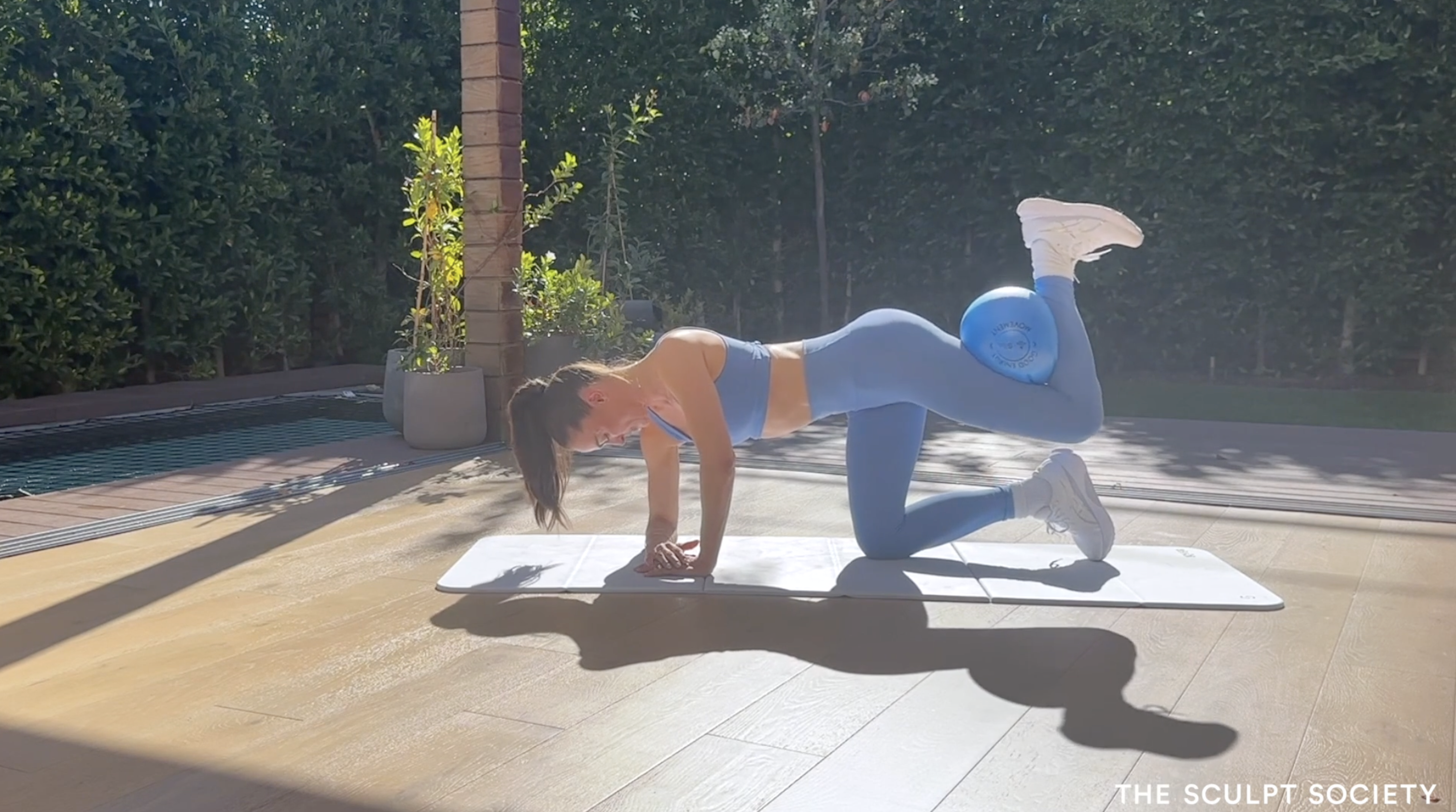 30MIN SCULPT 52 WITH BALL