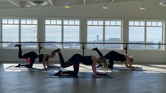 Bri | 35 min | Barre