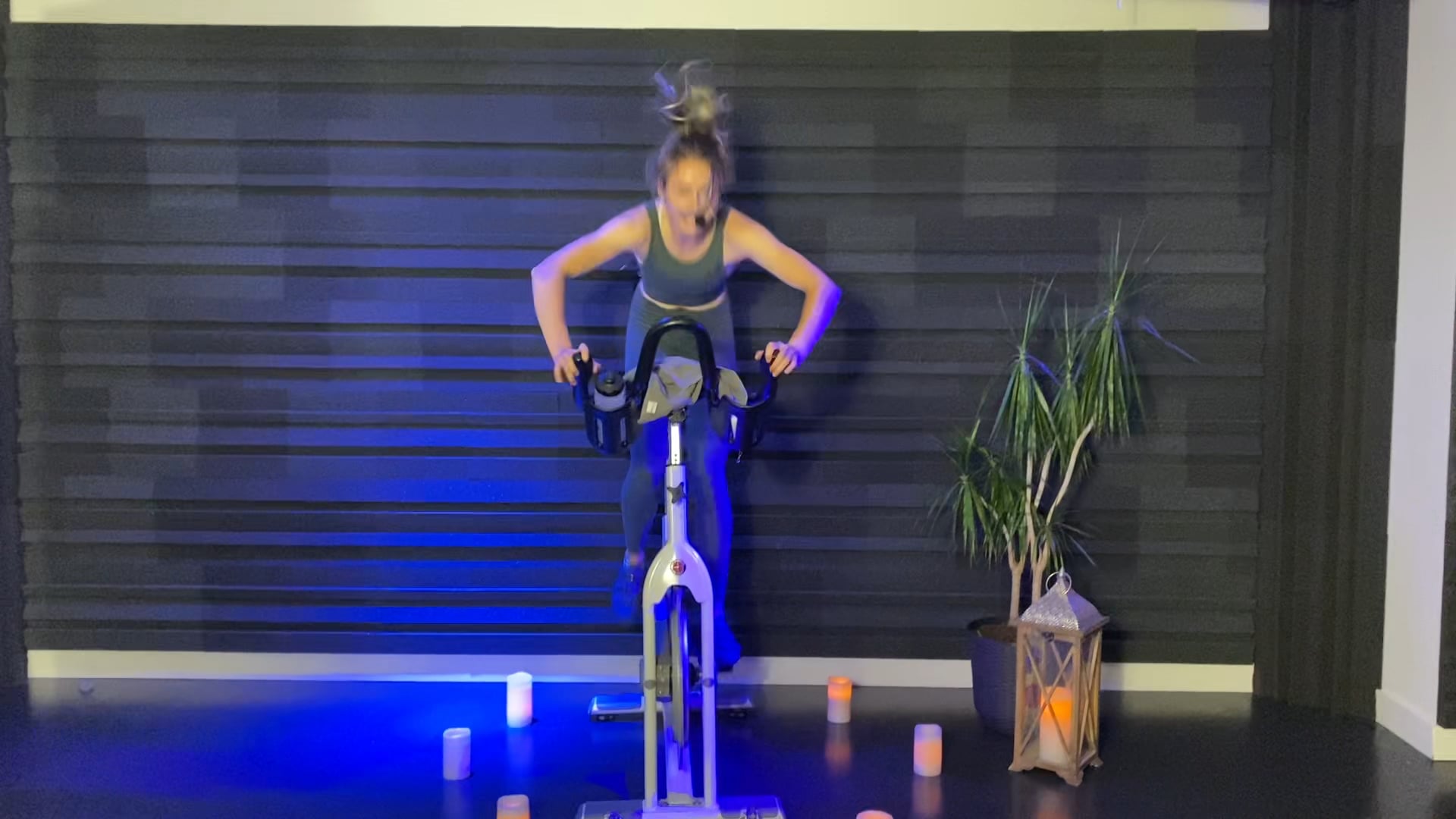 Dani | 30 min | Spin