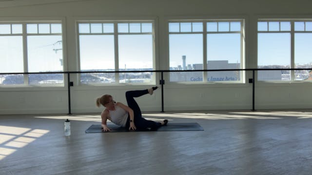 Rochelle | 50 min | Barre