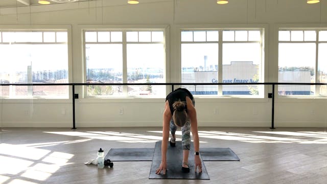 Sabrina | 35 min | Barre HIIT