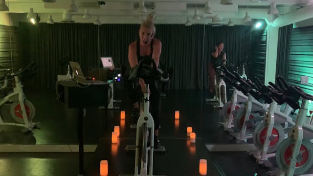 Kelly | 30 min | Spin