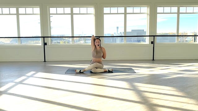 Carla | 30 min | Hip Flow