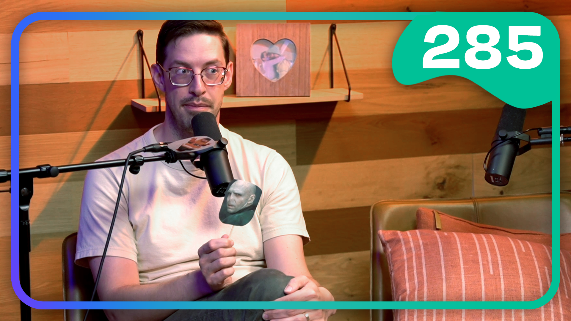 Hear Me Out Cake w Jonny