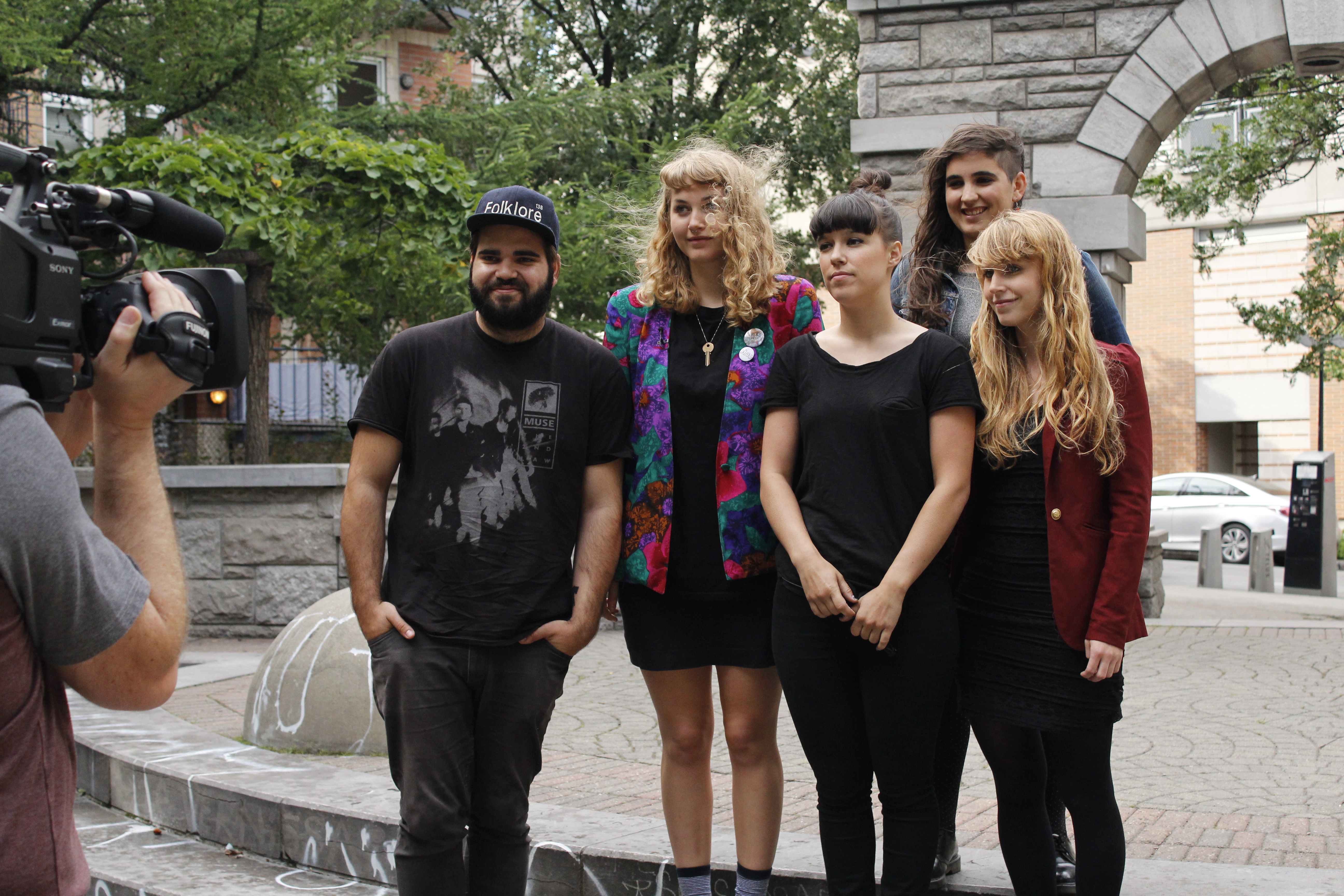 The Vocalist Magazine PRESENTS - Episode 4 LES POULES A COLIN